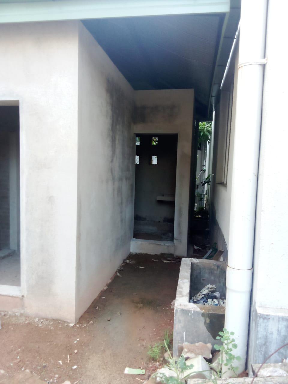 Construction of Toilet Block at Teaching Hospital in Kalubowila